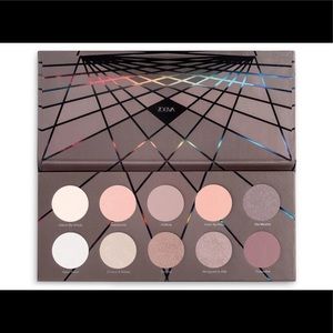 Zoeva En Taupe eyeshadow palette